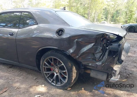 2015 Dodge Challenger Srt 392 из США, поврежденный, VIN 2C3CDZDJ1FH910676